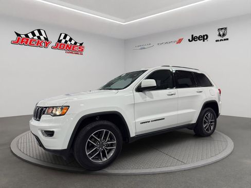 Used 2019 Jeep Grand Cherokee Laredo w/ Laredo X Package image 1