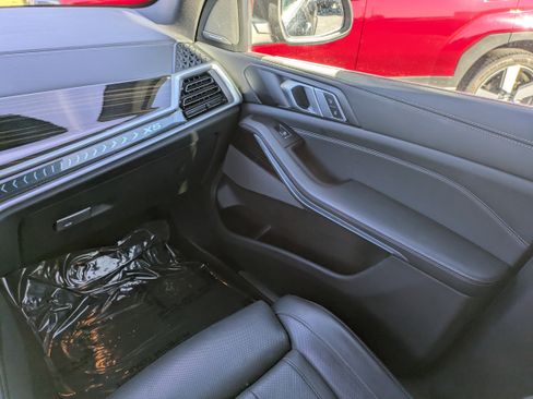 Used 2025 BMW X5 xDrive50e image 21