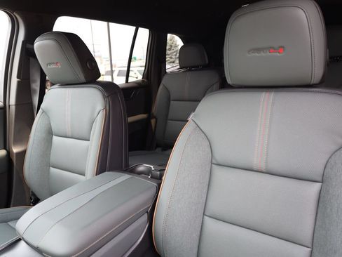 New 2026 GMC Acadia AT4 w/ Luxury Package AWD/4WD image 17