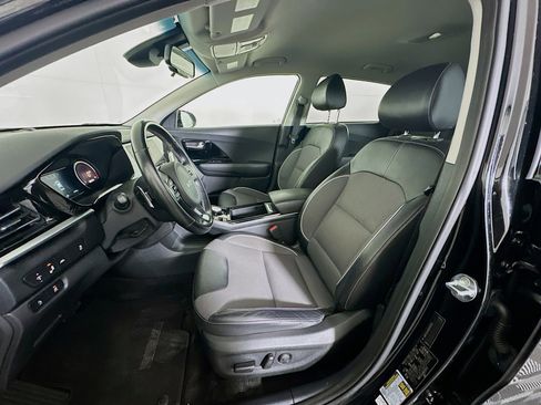 Used 2022 Kia Niro EX image 13