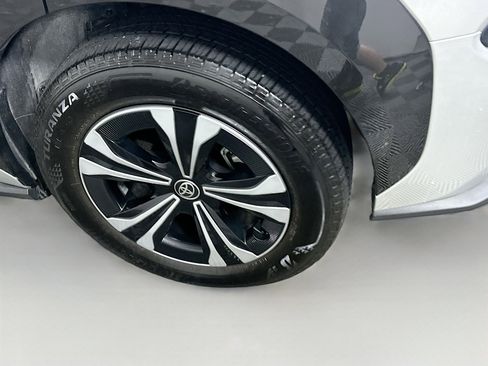 Used 2024 Toyota bZ4X AWD image 11