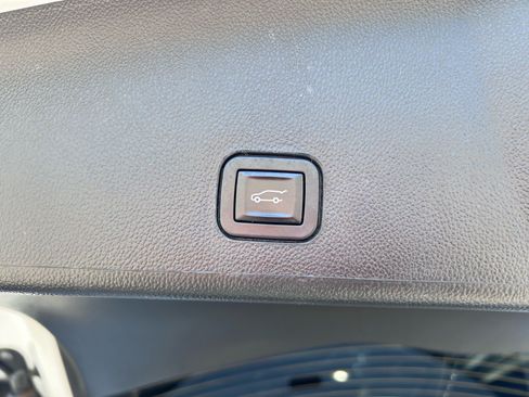 Used 2016 Cadillac SRX Premium w/ Driver Assist Package AWD/4WD image 17