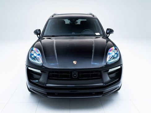 Certified 2026 Porsche Macan AWD/4WD image 6