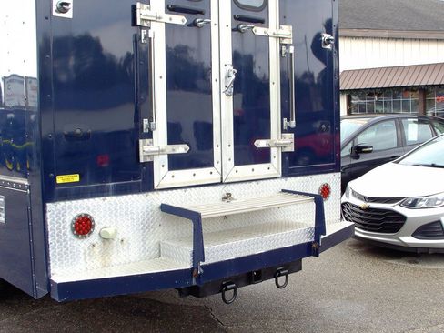 Used 2012 Ford F550 4x4 Regular Cab Super Duty w/ Payload Upgrade Pkg image 20