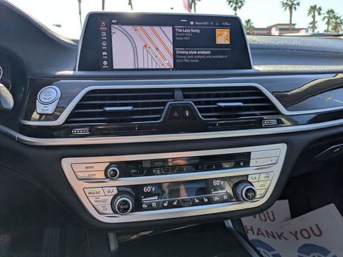 Used 2022 BMW 740i w/ Premium Package RWD image 11