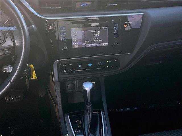 Used 2017 Toyota Corolla SE FWD image 8