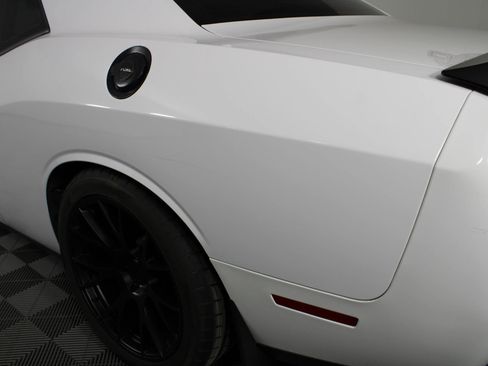 Used 2017 Dodge Challenger SRT Hellcat image 27