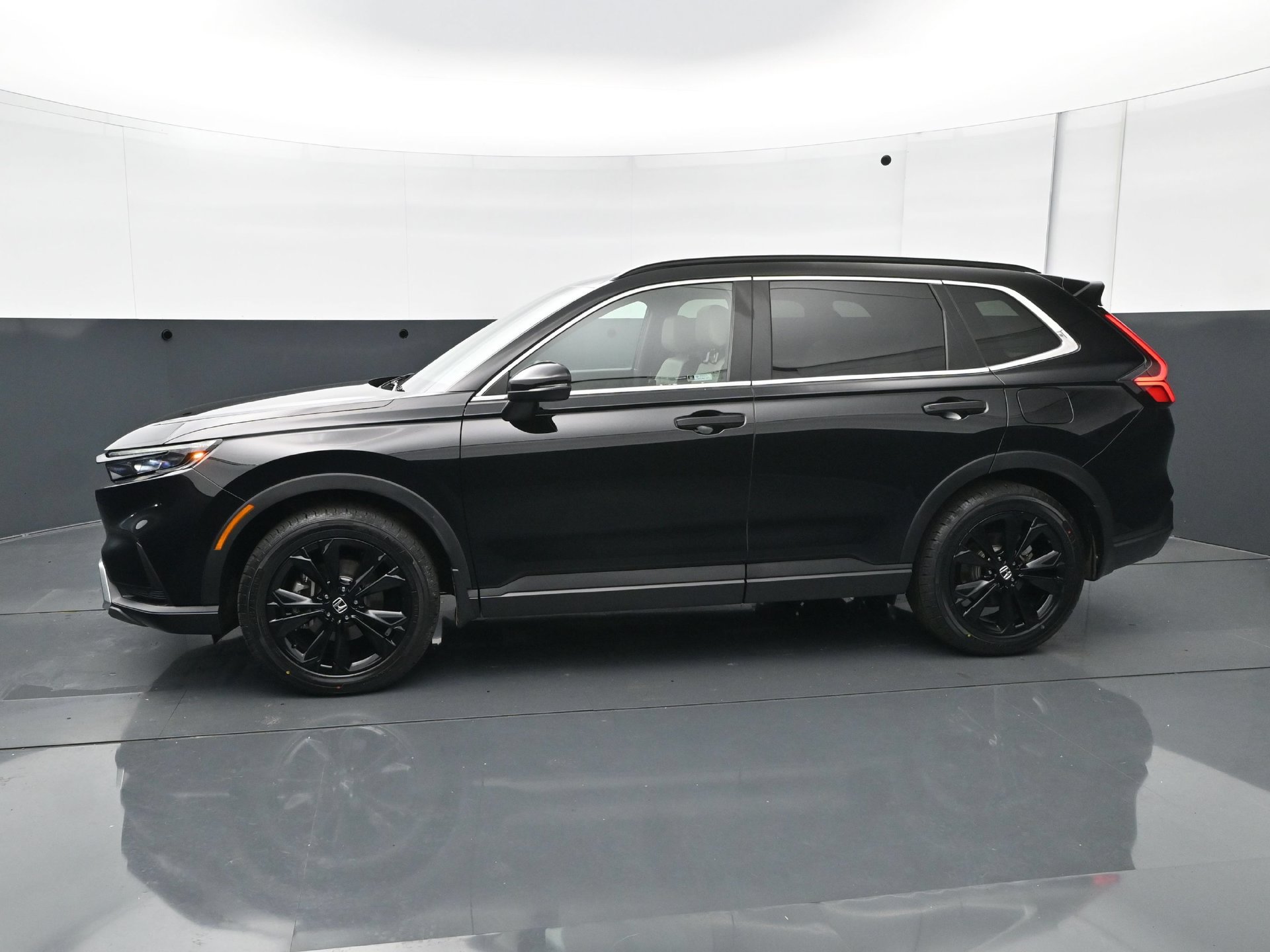 Used 2024 Honda CR-V Sport Touring image 3