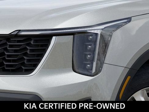 Certified 2026 Kia Sorento LX FWD image 10