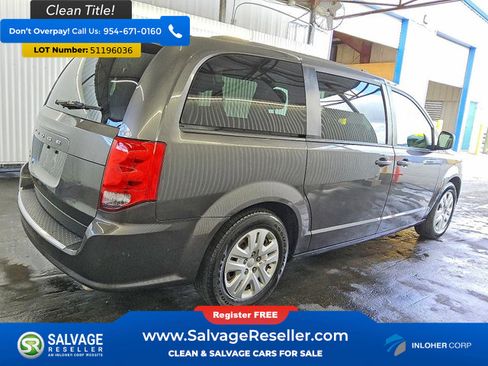 Used 2018 Dodge Grand Caravan SE w/ UConnect Hands-Free Group FWD image 4