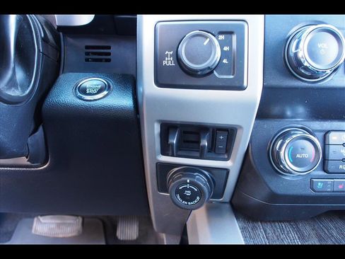 Used 2021 Ford F250 Lariat image 23