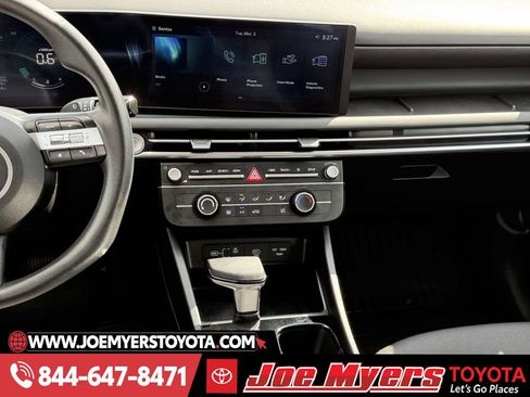 Used 2025 Hyundai Tucson SE image 15