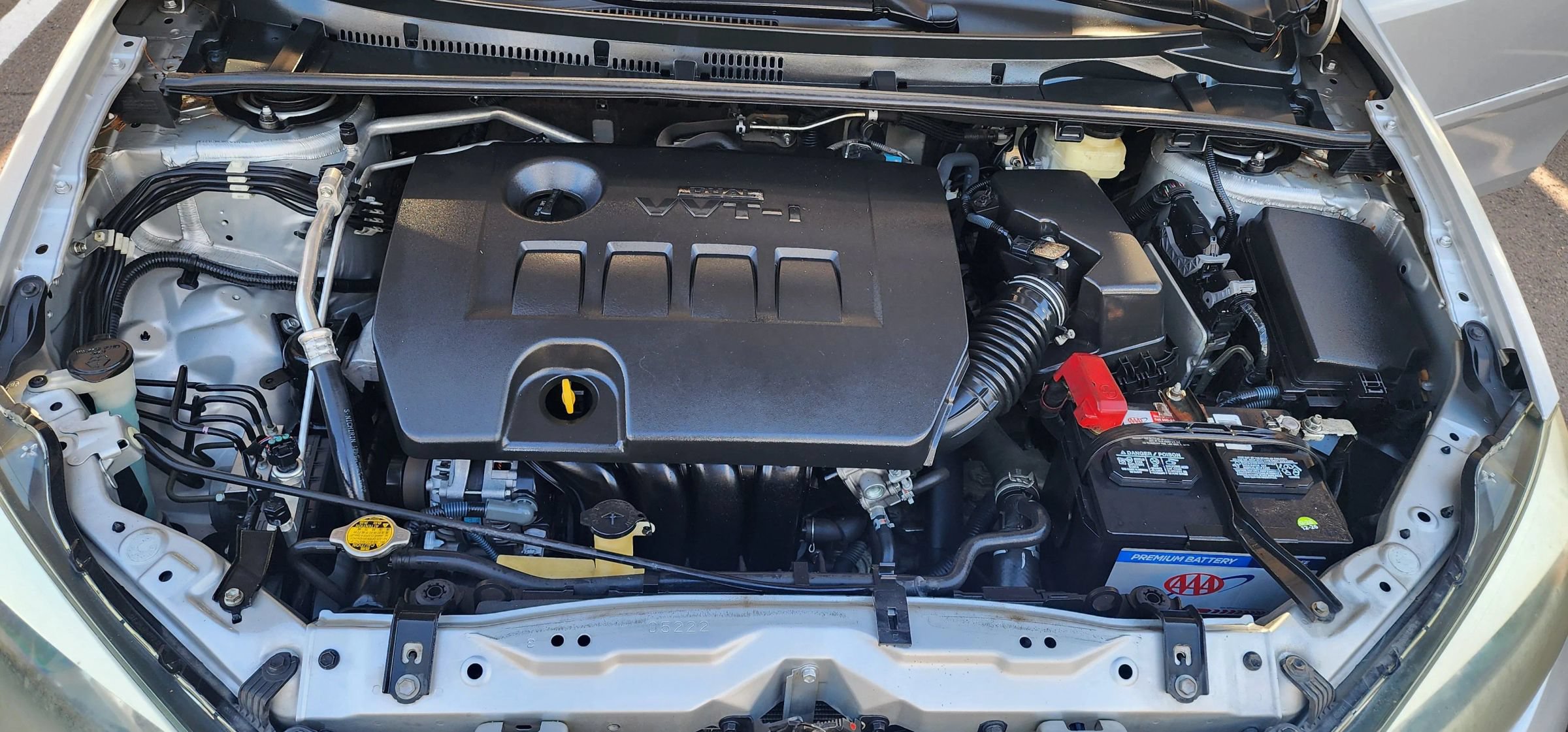Used 2015 Toyota Corolla LE FWD image 19