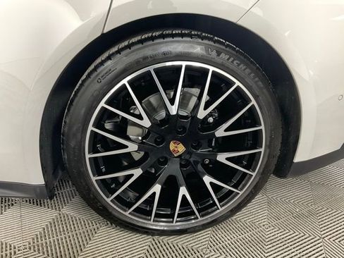 Used 2024 Porsche Panamera 4 image 39
