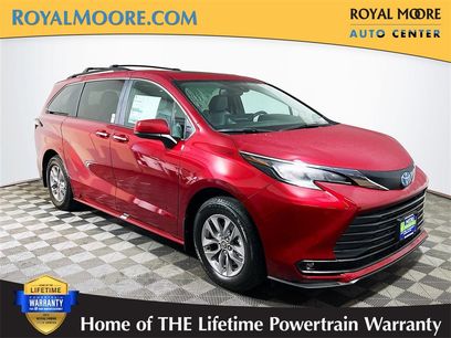 New 2025 Toyota Sienna XLE