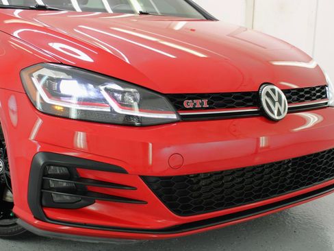 Used 2021 Volkswagen GTI SE FWD image 21