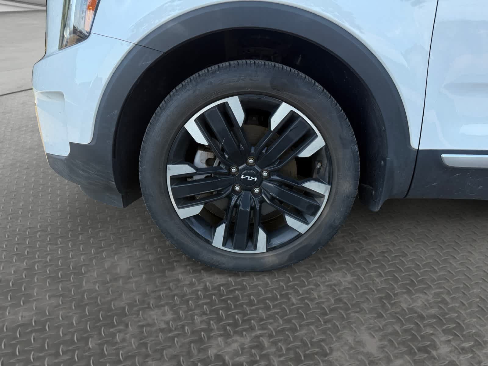 Used 2023 Kia Telluride SX FWD image 9