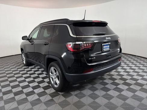 Used 2023 Jeep Compass Latitude AWD/4WD image 5