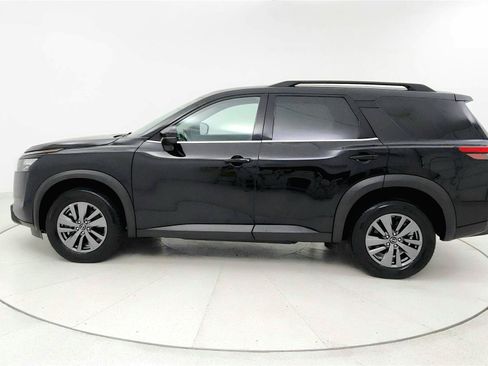 Used 2025 Nissan Pathfinder SV AWD/4WD image 2