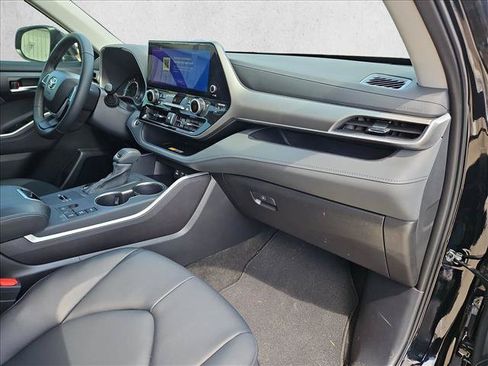 Used 2026 Toyota Highlander XLE AWD/4WD image 22