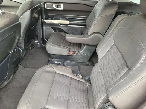 Used 2020 Ford Explorer XLT RWD image 17