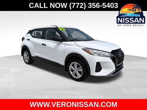Used 2025 Nissan Kicks Play S FWD image 1