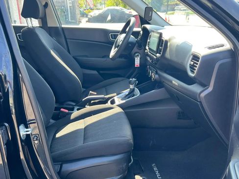 Used 2020 Hyundai Venue SE FWD image 31