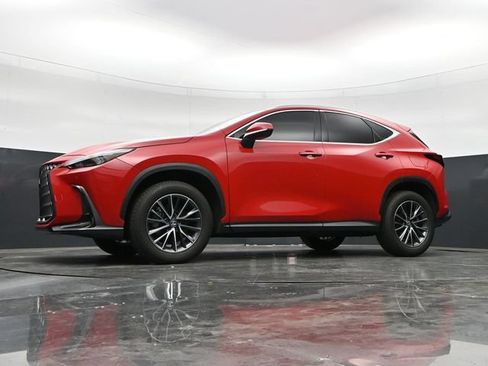 Used 2025 Lexus NX 250 FWD w/ Towing Package (2000 Lbs) image 42
