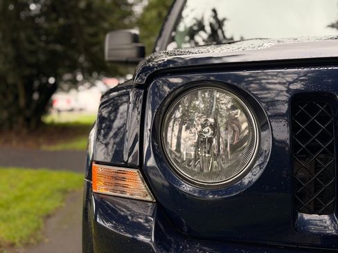 Used 2016 Jeep Patriot Sport image 11