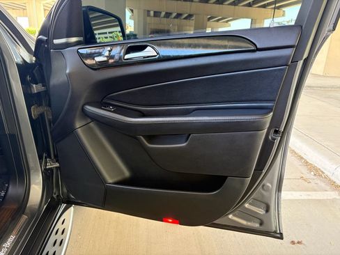 Used 2017 Mercedes-Benz GLS 450 4MATIC image 30