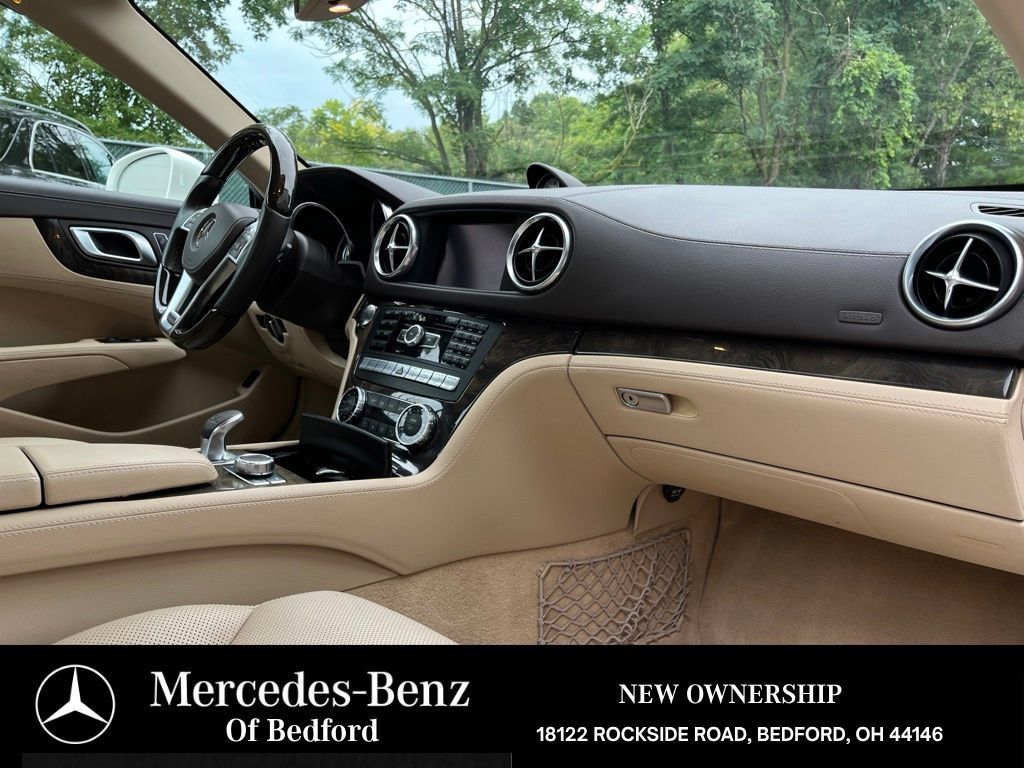 Used 2013 Mercedes-Benz SL 550 image 16