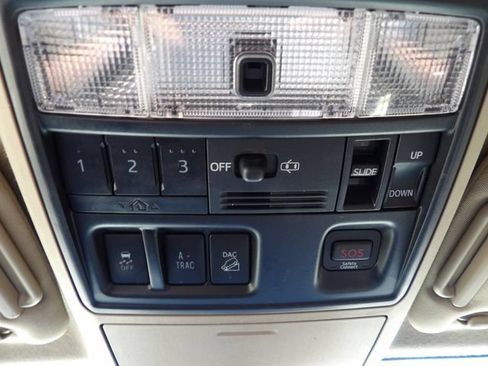 Used 2016 Toyota 4Runner Limited AWD/4WD image 37