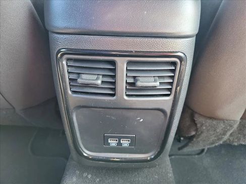 Used 2022 Dodge Charger SXT w/ Blacktop Package image 17