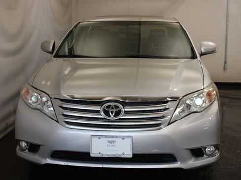 Used 2012 Toyota Avalon Limited image 3