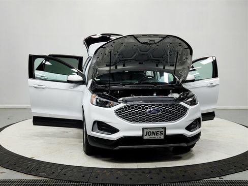 Used 2024 Ford Edge SEL image 12