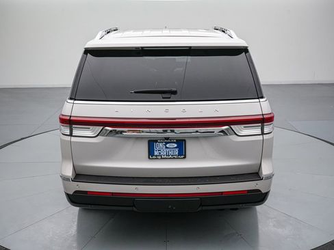 Used 2024 Lincoln Navigator Premiere image 5