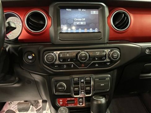 Used 2021 Jeep Wrangler Unlimited Rubicon w/ Cold Weather Group AWD/4WD image 21