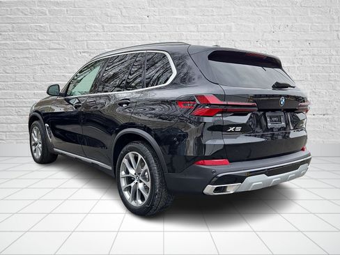 New 2026 BMW X5 xDrive40i w/ Premium Package AWD/4WD image 3