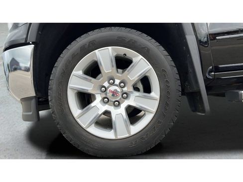 Used 2015 GMC Sierra 1500 SLE w/ SLE Preferred Package AWD/4WD image 32