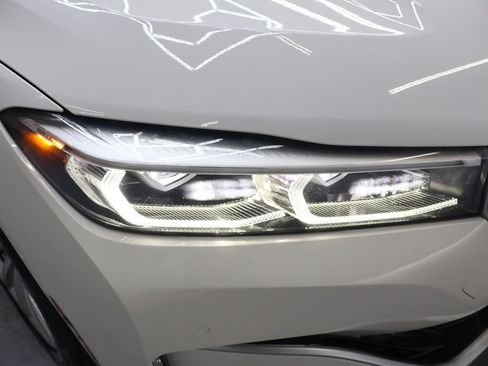 Used 2022 BMW 740i xDrive w/ Premium Package AWD/4WD image 30