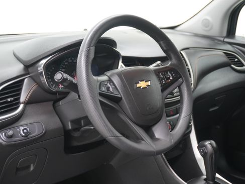 Used 2020 Chevrolet Trax LS w/ Tint and Cruise Package FWD image 10