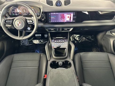 New 2026 Porsche Cayenne GTS AWD/4WD image 6