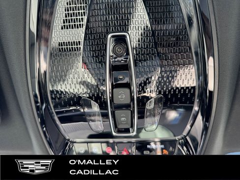 New 2026 Cadillac Vistiq Luxury w/ LPO, Floor Liner Package image 17