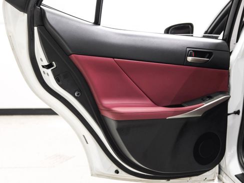 Used 2019 Lexus IS 300 image 49