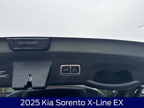 Used 2025 Kia Sorento X-Line EX AWD/4WD image 17