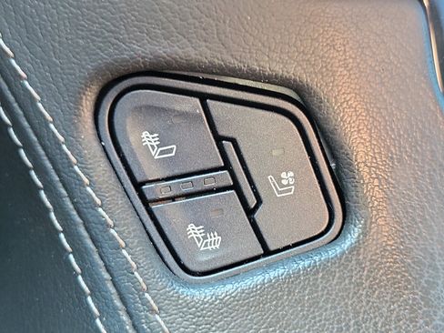 Used 2019 GMC Yukon SLT w/ Open Road Package image 31