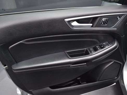 Used 2024 Ford Edge Titanium AWD/4WD image 9