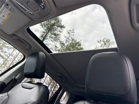 Used 2020 Jeep Compass Latitude w/ Cold Weather Group image 34