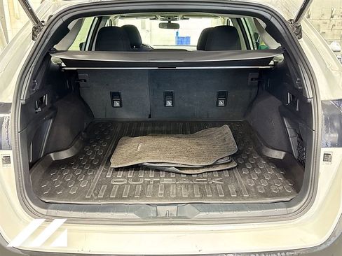 Used 2025 Subaru Outback Premium AWD/4WD image 27
