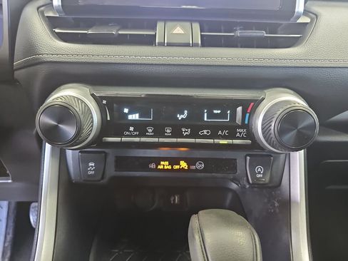 Used 2024 Toyota RAV4 LE AWD/4WD image 24